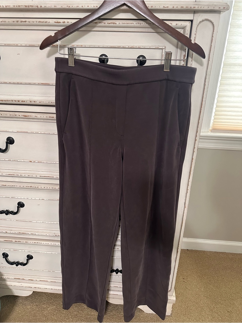 Lululemon Softstreme Pintuck Mid-Rise Pant Sequoia Regular
